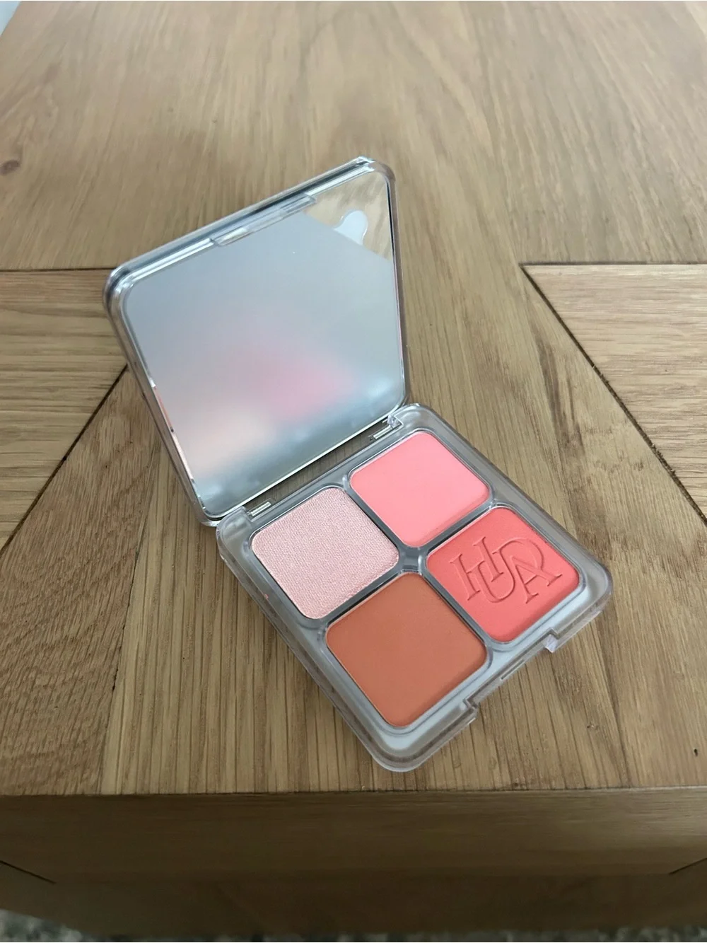 New Huda Beauty Blush Filter Blurring Blushlighters Palette Toasty Peach